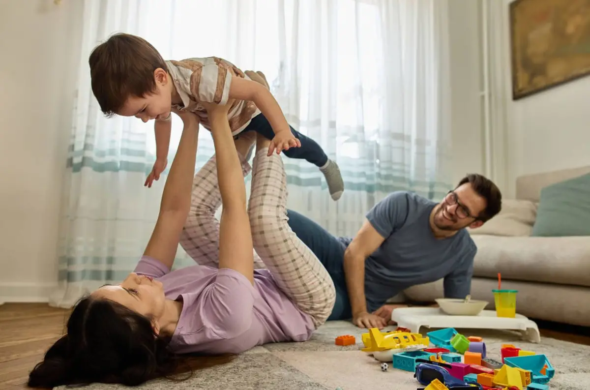 Existe todo un mito en torno a la personalidad que desarrollan los hijos únicos debido a sus carencias para compartir experiencias con hermanos.