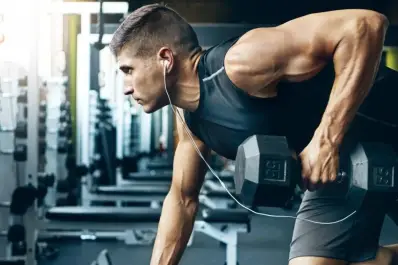 El ejercicio de bajo impacto más efectivo para definir el cuerpo en poco tiempo