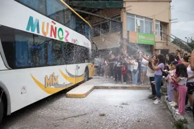 Video: así recibieron a los ganadores de “Enseñame Tucumán” a su vuelta de Carlos Paz
