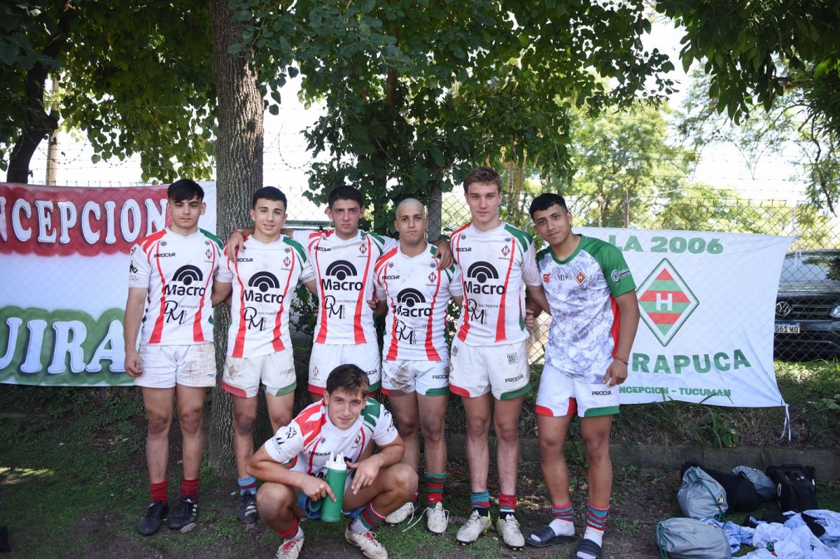 JUNTO A SUS COMPAÑEROS. Muro celebró su cumpleaños en la concentración de Huirapuca.