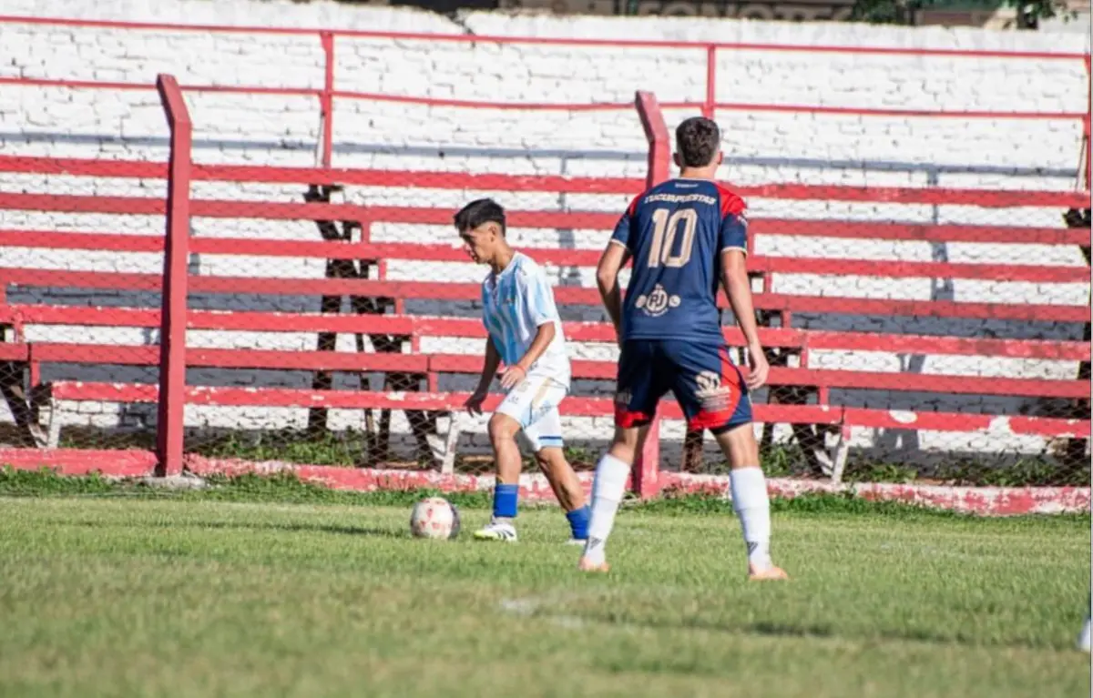 INCERTIDUMBRE. Luego de la suspensión del partido entre Tucumán Central y Famaillá, la pelota quedó en manos del Tribunal de Disciplina del Consejo Federal.