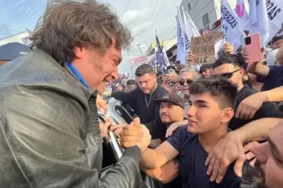 La confianza en Milei da un salto entre los jóvenes, que se mantienen como su base principal