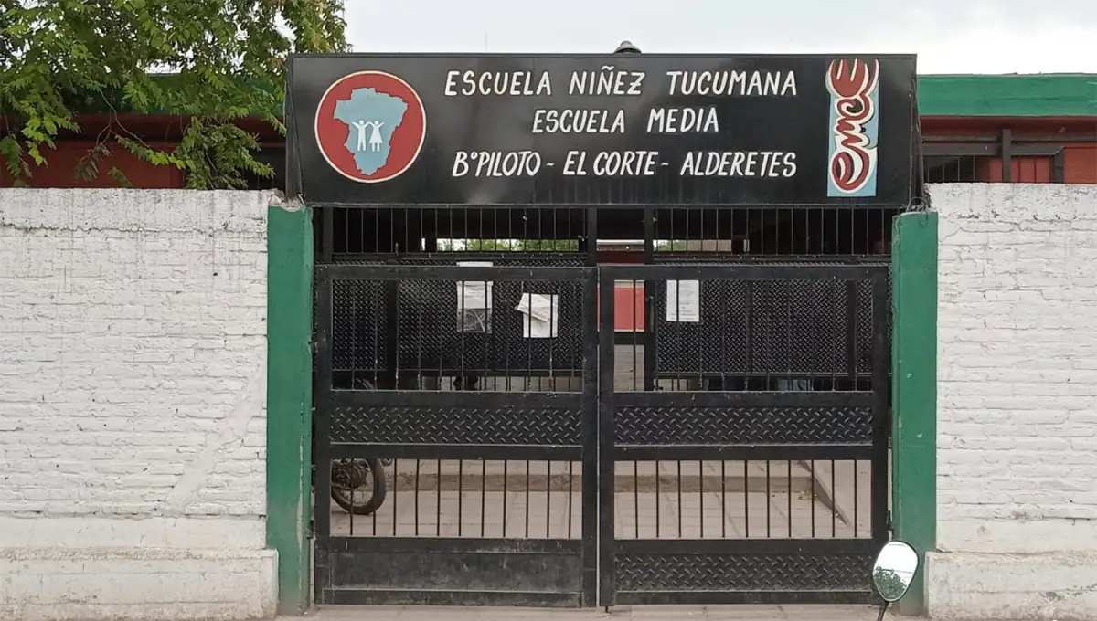 CONMOCIÓN. La adolescente fue atacada cuando salía al recreo, en una escuela de Alderetes.