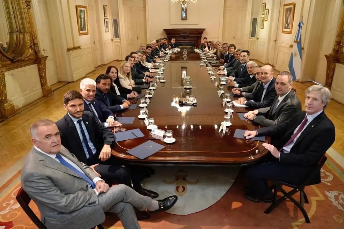 Las promesas de un Papá Noel vestido de violeta