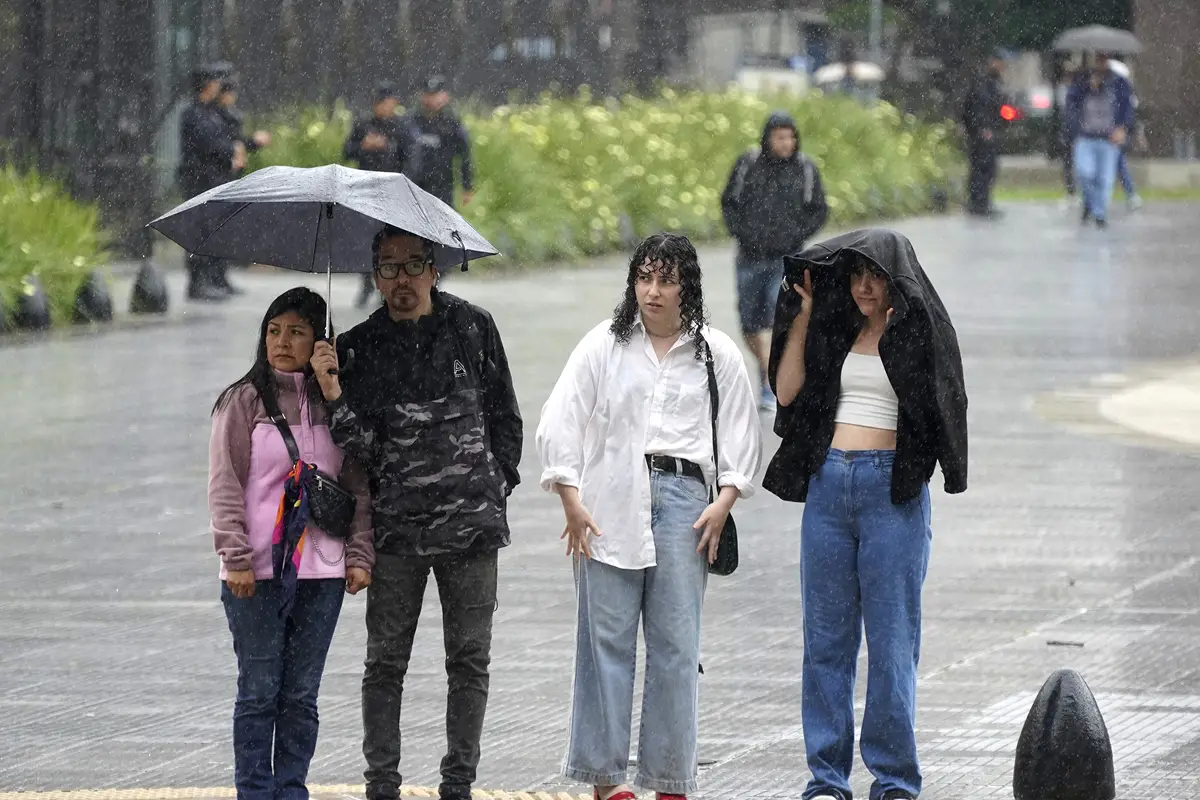 En algunas provincias hay alerta por tormentas; en otras, por calor extremo