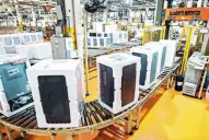 La empresa Whirlpool cerró su planta de Pilar y despidió a 220 empleados