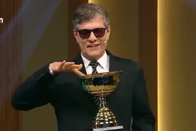 Mario Pergolini se burló de Claudio “Chiqui” Tapia tras el trofeo y “espaldazo” a Rosario Central