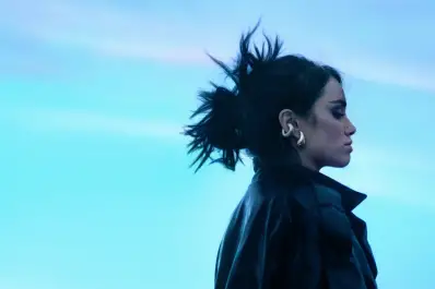 La que le gana al tiempo: ¿cuándo se estrena la serie de Lali en Netflix?