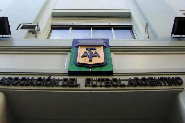 La AFA evalúa cambios en la televisación de la Primera B Nacional y la B Metropolitana desde 2026