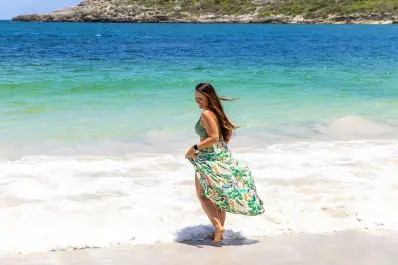 Un curso gratuito de Las Talitas enseña el paso a paso para que confecciones tu vestido playero