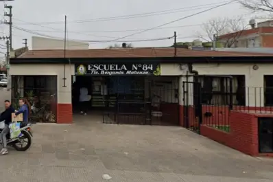 Una maestra de primaria fue atacada a golpes por la madre de un alumno y podría perder un ojo