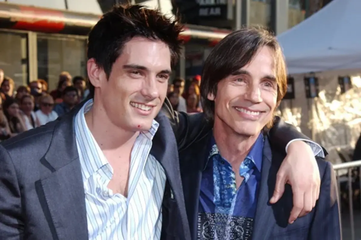 Ethan Browne y su padre, Jackson Browne, en Los Ángeles en 2004.