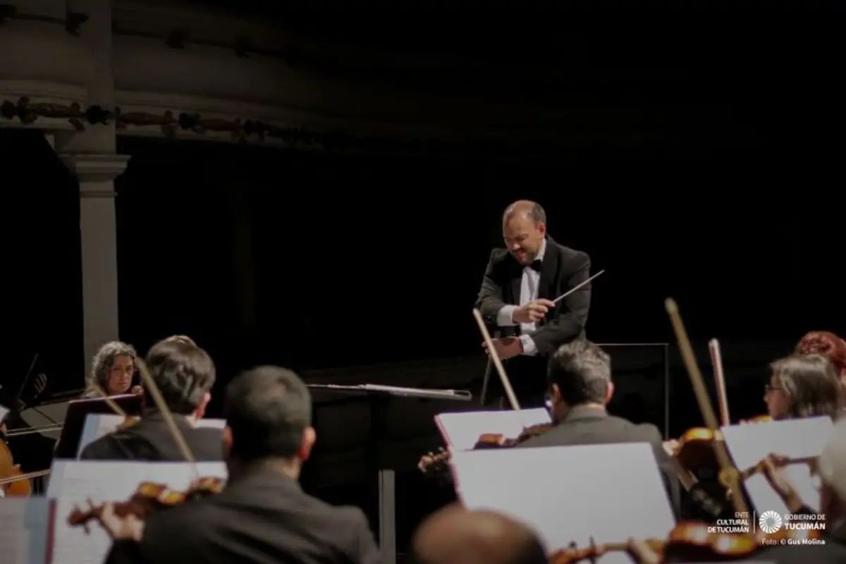 DIRECTOR INVITADO. Jorge Bulacia Soler conducirá la Orquesta Sinfónica de la UNT esta noche, en el concierto “Música de la Viena imperial”.