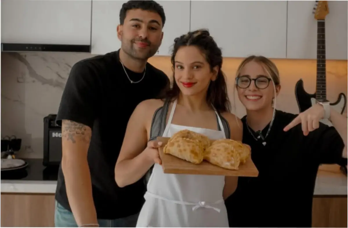A las 19 horas podremos ver a Rosalía preparando empanadas.