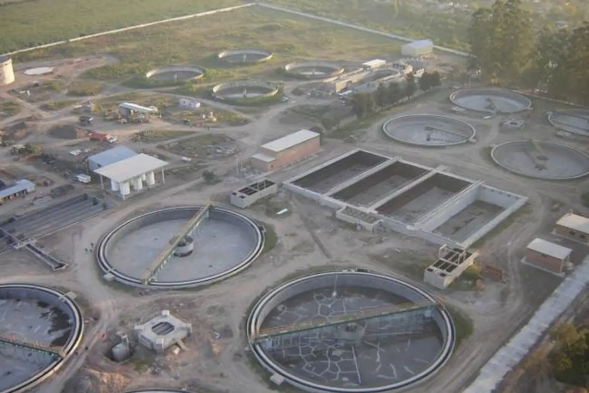 EN SAN FELIPE. La planta de procesamiento de líquidos cloacales, en la mira por el vuelco de efluentes.