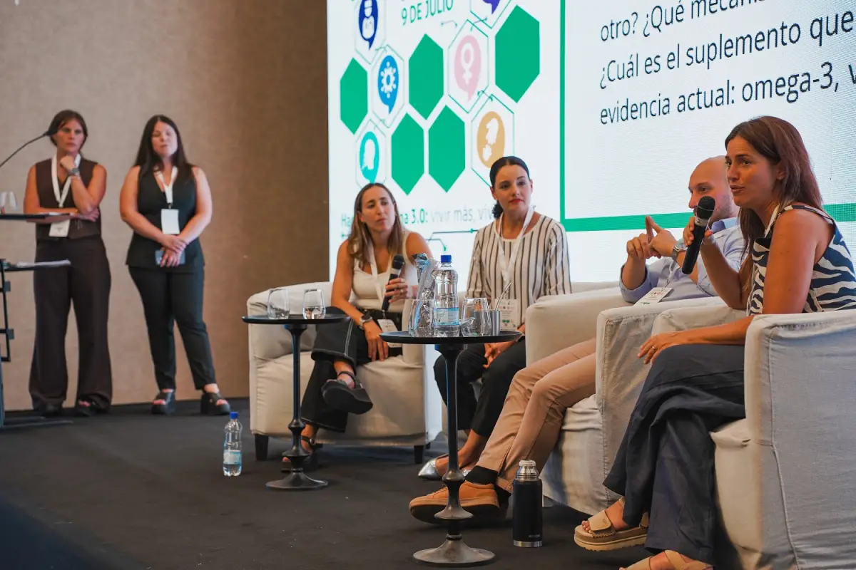 Disertantes: Dra. Florencia Leinado, Dr. Mariano Calabró, Dra. Marianela Sánchez, Lic. Solana Novillo. 