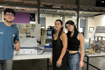 Cómo un grupo de alumnos convirtió un trabajo práctico en un sistema real de reciclaje de plástico