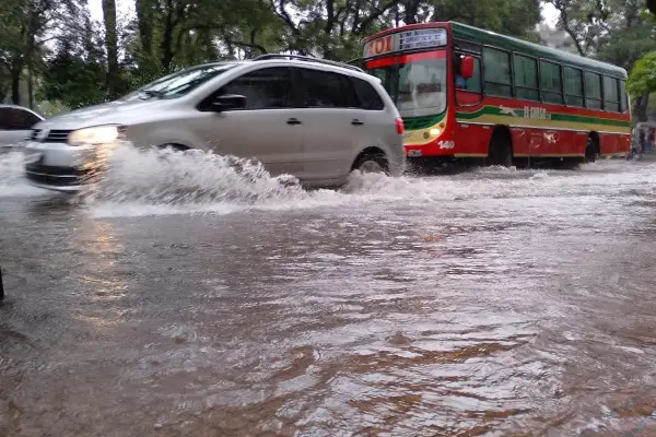 Tucumán bajo alerta meteorológica naranja: a qué hora empezarían las tormentas