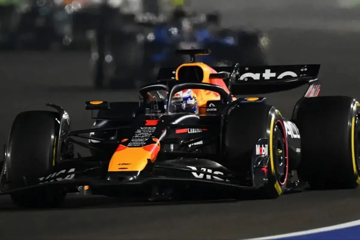 ¿SE VIENE EL PENTACAMPEONATO? Verstappen remontó en la segunda mitad del campeonato y está a 12 puntos de Lando Norris: para ganar su quinta corona, debe ser primero en el GP de Abu Dhabi y esperar que el británico termine fuera del podio.