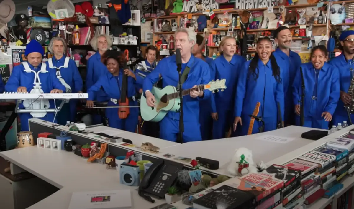 David Byrne estrenó su Tiny Desk: cómo es el particular show del cantante de Talking Heads