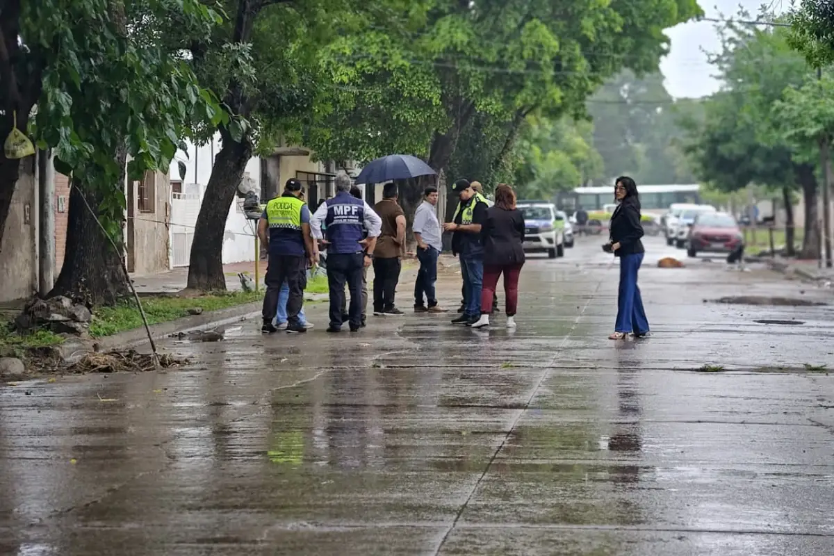 La Policía trabajó en el lugar del crimen.