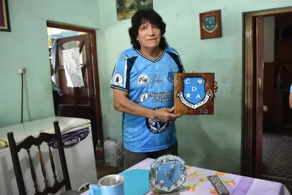 “Yo nací arquero”: la historia de Juan Ángel Bernuncio, del arco de Boca a su legado en Aguilares