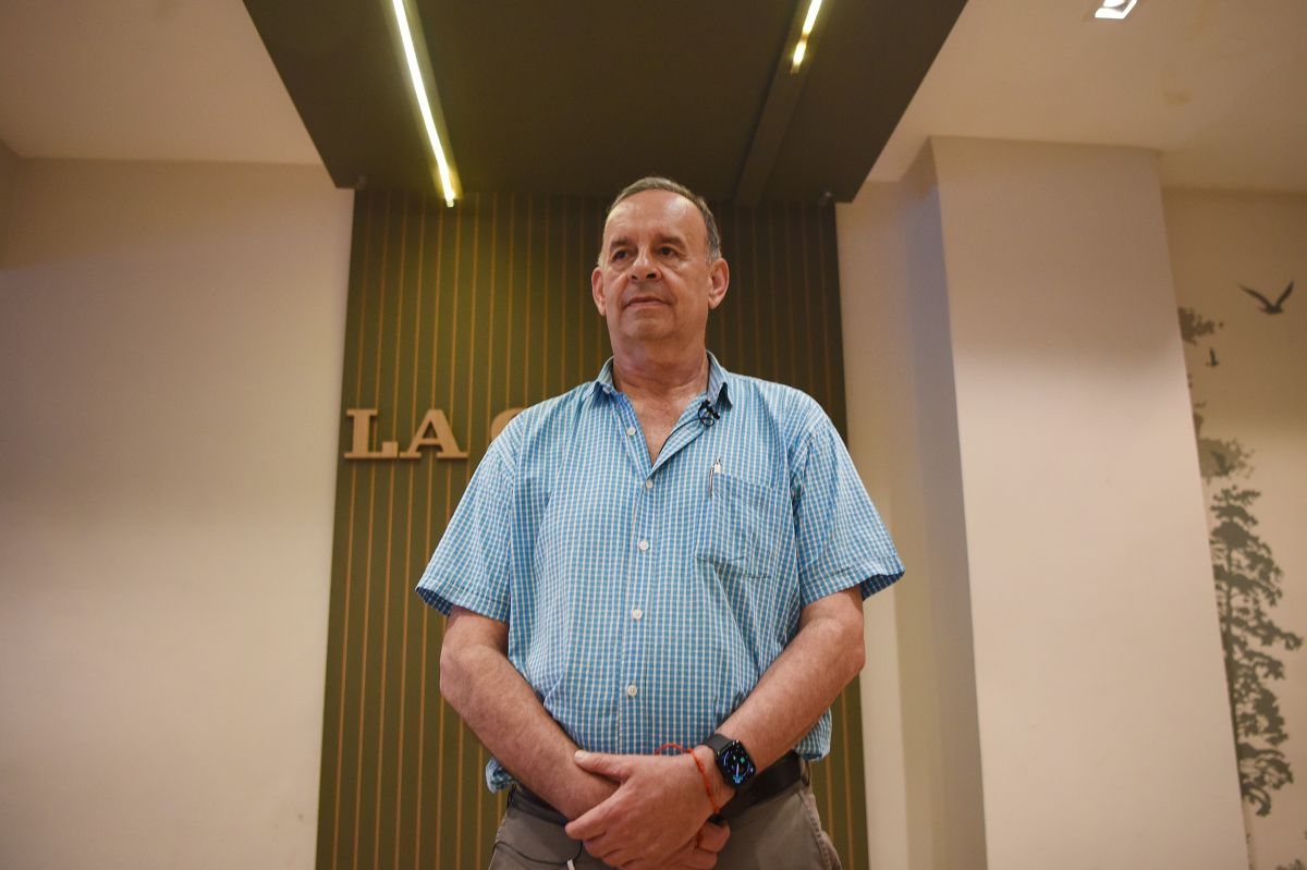 EN LA REDACCIÓN. Oscar Mirkin posa en LA GACETA, tras ser elegido como nuevo presidente de San Martín.