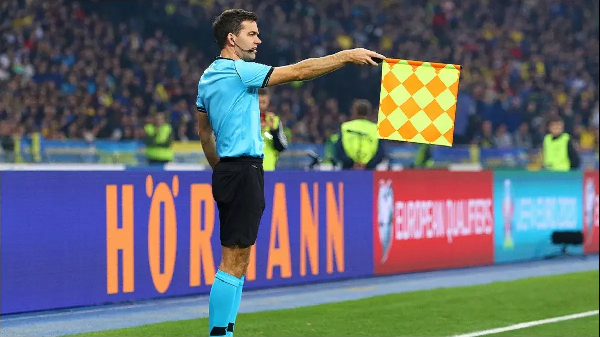 REGLAMENTO EN REVISIÓN. La IFAB retomó el análisis de la propuesta de Arsène Wenger, que plantea una nueva interpretación del fuera de juego