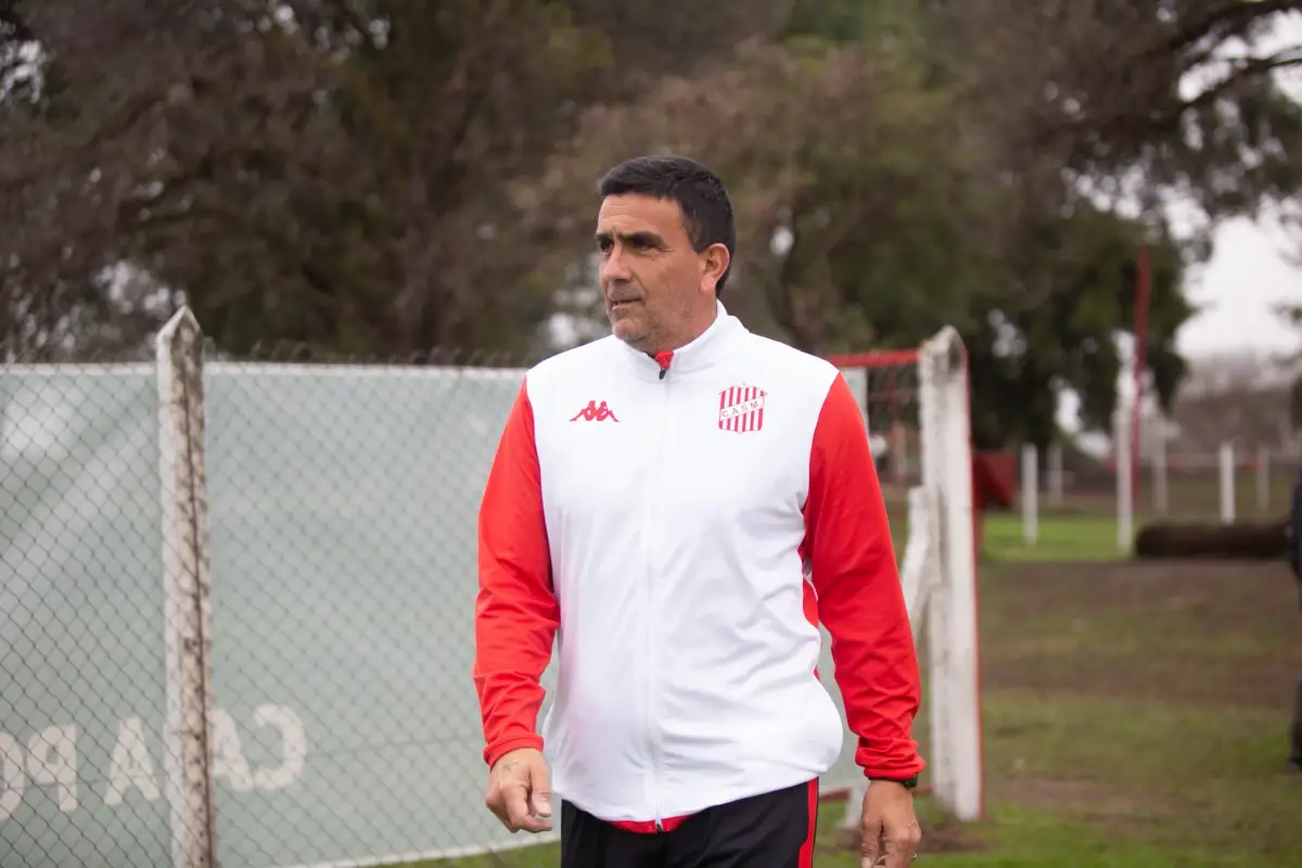 REGRESO. Mariano Campodónico comandó la vuelta a las prácticas en el complejo Natalio Mirkin.