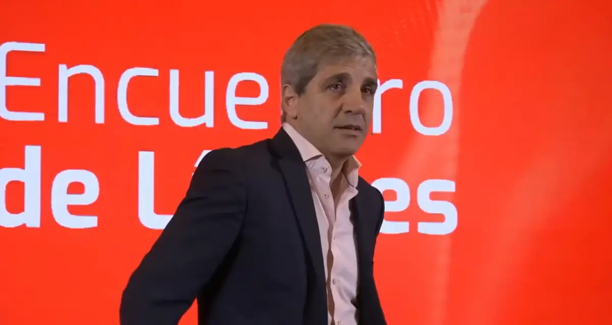 LUIS CAPUTO. El ministro confirmó negociaciones con bancos por hasta U$S7.000 millones. 