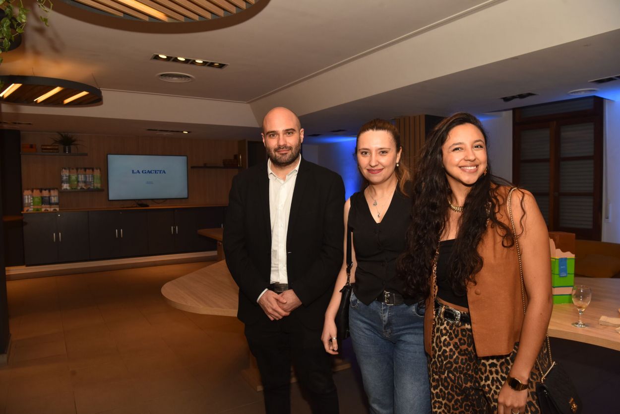 Referentes de Gemsa, Teilen y de Pálpitos en la Redacción.