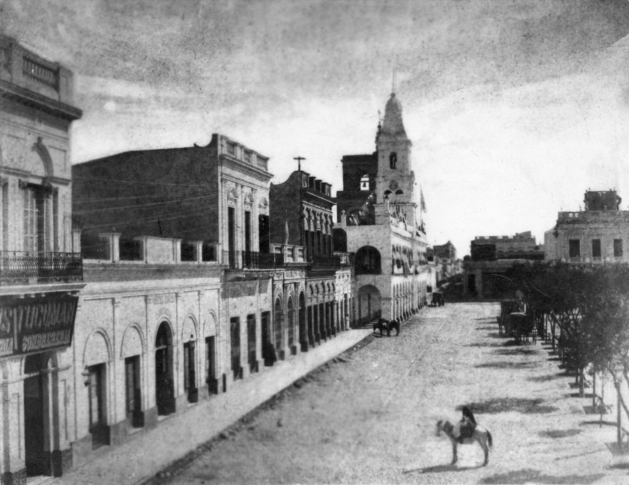 Recuerdos fotográficos: los constantes cambios de la casa donde nació Alberdi