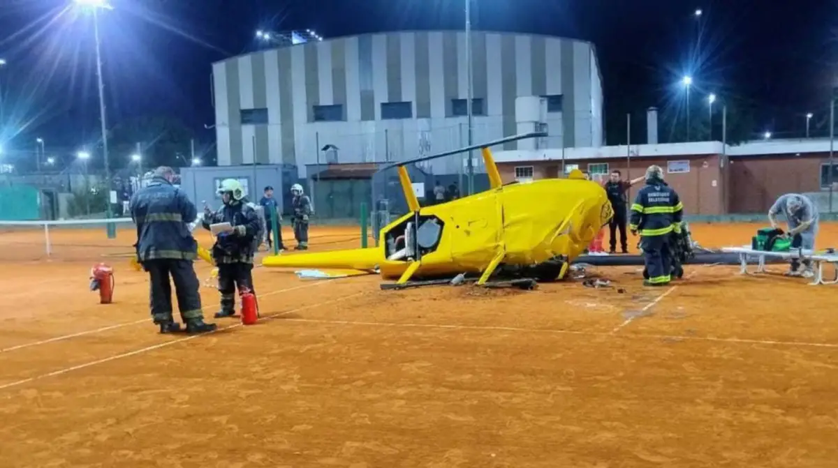 Cayó un helicóptero en una cancha de tenis en Palermo: hay un megaoperativo en la zona. (Foto: TN)