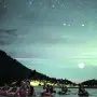 Una noche distinta en El Cadillal: kayaks bajo la luz de la luna