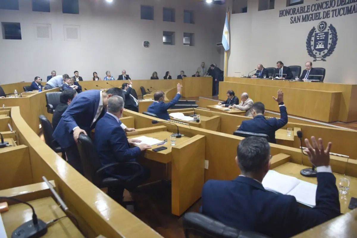 CAMBIOS. El Concejo creó un nuevo Sistema Único de Transporte de Pasajeros en Automóvil (Sutrapa) incluyendo a taxis y a autos particulares.