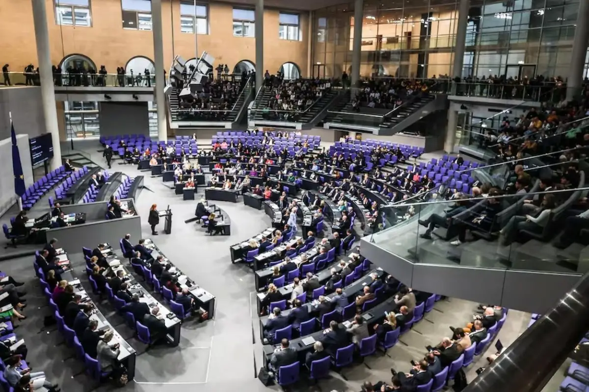 DEBATE. Por 50 votos, en un foro de 596, ganó la propuesta oficialista.
