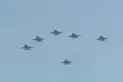 Los aviones F-16 hicieron un vuelo rasante sobre Buenos Aires antes de llegar a Córdoba
