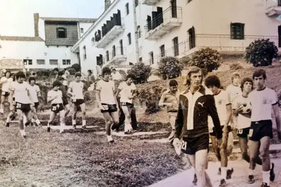 Recuerdos fotográficos: 1978. Maradona y la juvenil llegan para enfrentar al Cosmos