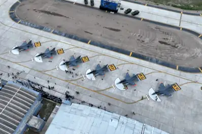 En Córdoba, Milei presentó a los aviones F-16 como los ángeles protectores del espacio aéreo argentino