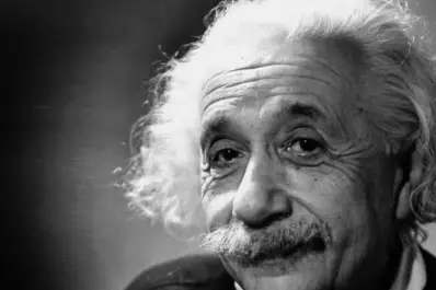 Einstein y la curvatura de la luz