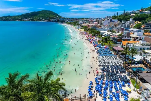 Verano 2026: cuánto nos saldrá pasar las vacaciones en Brasil