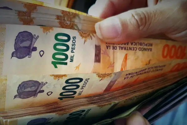 El 53% de la clase media debió recurrir a ahorros y préstamos para cubrir sus gastos básicos