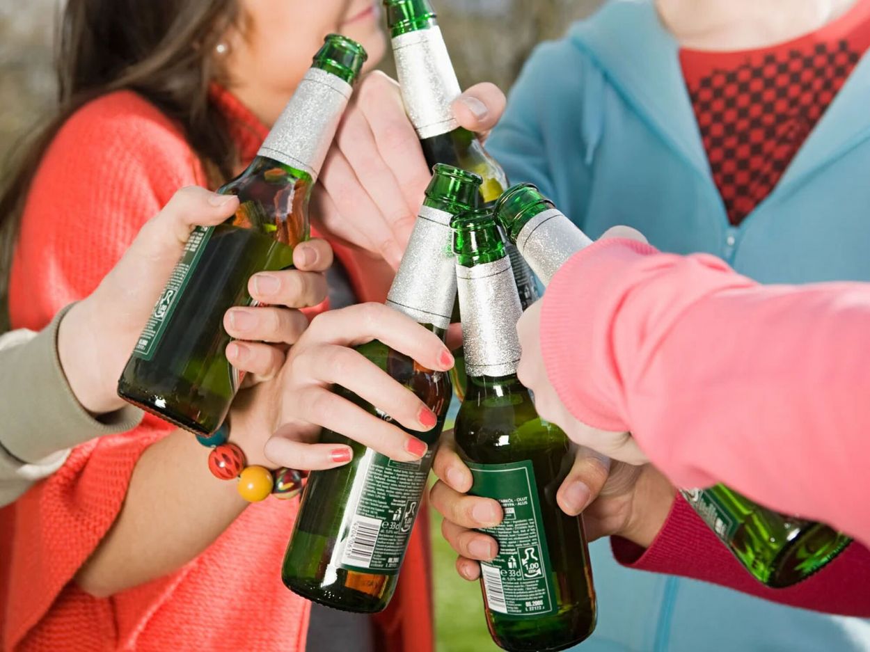 Energizantes y vapeo superan al alcohol y al tabaco entre los adolescentes