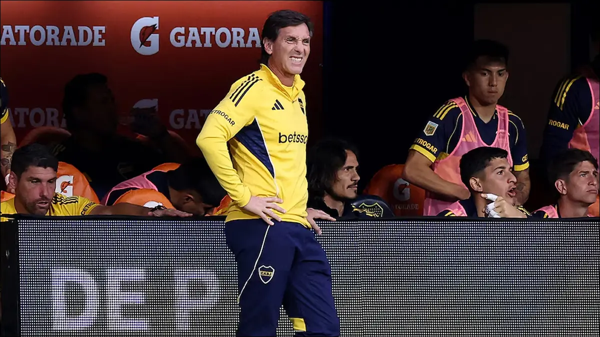 EXPLICACIONES. Úbeda argumentó el cambio de Zeballos y habló de la molestia lumbar que dejó a Cavani afuera del ingreso.