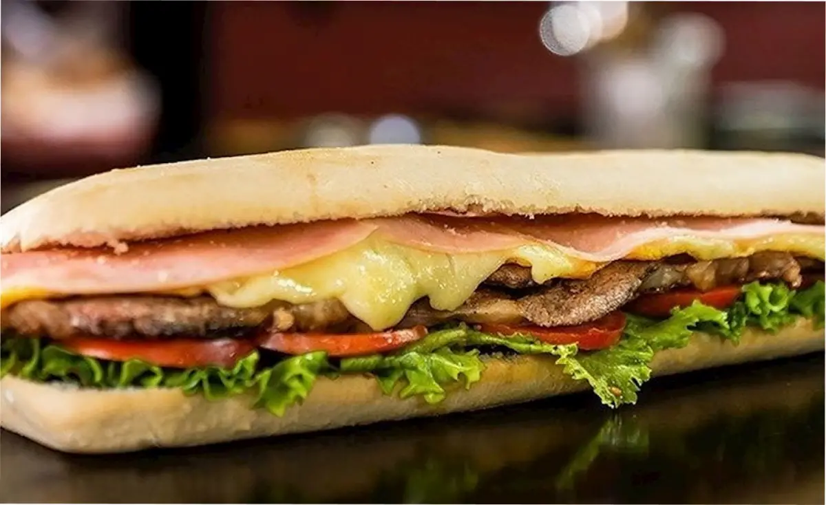 El sándwich de lomo de Córdoba fue uno de los destacados por Taste Atlas.