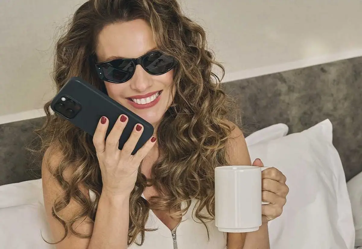 Pampita se animó a romper con lo tradicional y se mostró en un estilo más relajado.