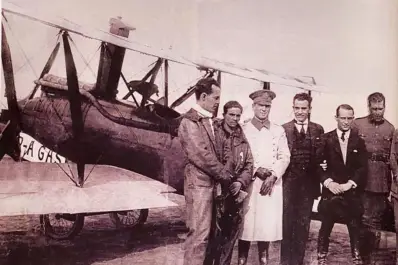 Recuerdos fotográficos: las andanzas del aviador Ernesto Nougués