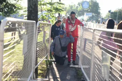 De rodillas y bajo la lluvia: la conmovedora promesa de Álvaro en la fiesta de la Virgen del Valle