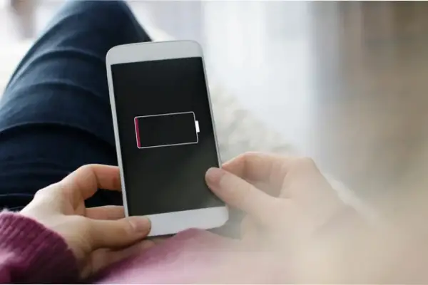 Cruce por los celulares en el aula: Bussi acusó a Montaldo de evadir sus responsabilidades