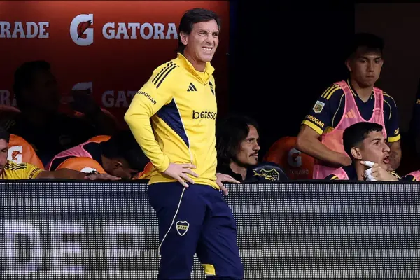 Claudio Úbeda defendió el cambio de Changuito Zeballos y aclaró por qué Cavani no ingresó tras la derrota ante Racing